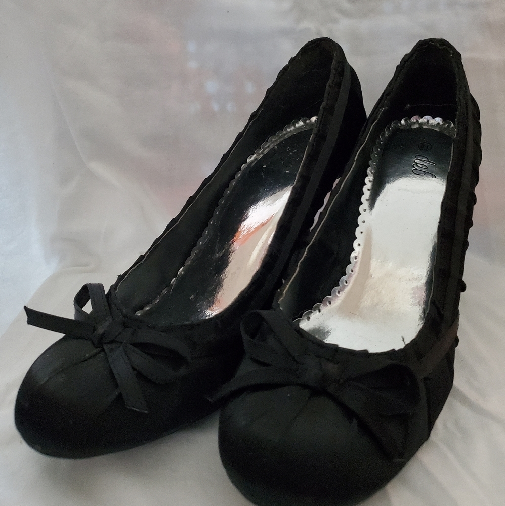 Black High Heels - Picture 3 of 3